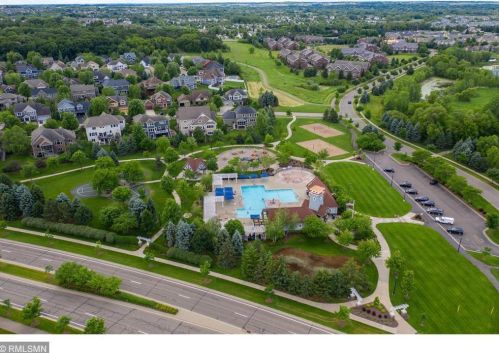 1710 Bluewater Ln, Saint Paul MN  55129-6236 exterior