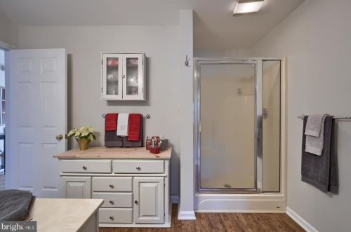 12 Mill Pond Dr, Lancaster PA  17603-7411 exterior