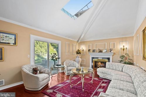 16 Ronit Dr, Trenton NJ 08628-2225 exterior