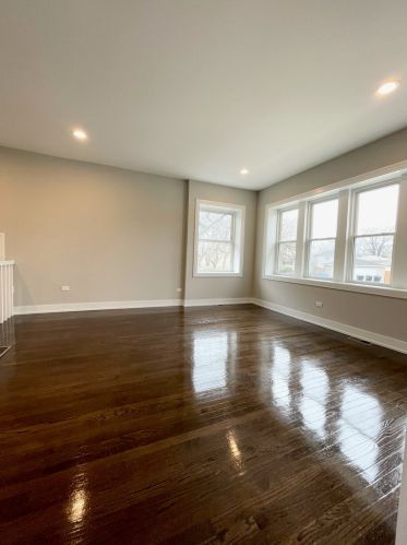 7934 Blackstone Ave, Chicago, IL 60619-4613