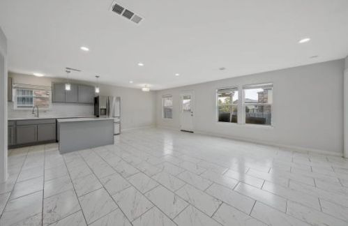 6404 Adair Dr, Austin TX  78754-5619 exterior