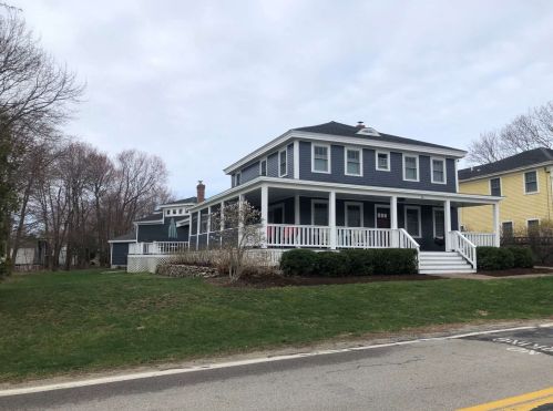 16 Cable Rd, Rye, NH 03870-2411