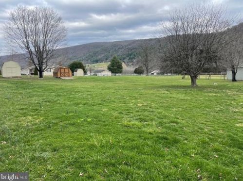 3392 Petersburg Pike, Franklin WV 26807-5635 exterior