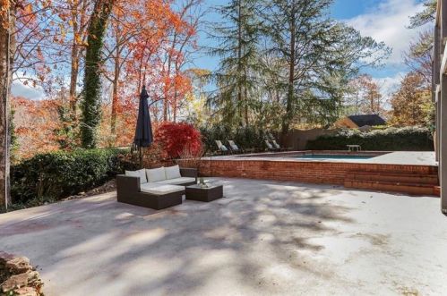 4175 Harrogate Dr, Atlanta GA  30327-3624 exterior