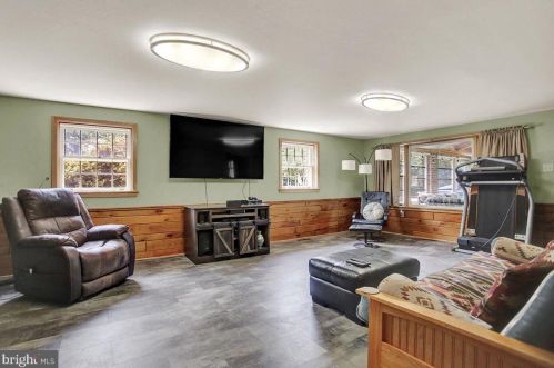 57 Springhouse Rd, Lancaster PA  17603-6619 exterior