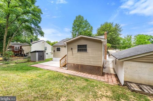 15906 Donald Curtis Dr, Woodbridge VA  22191-4250 exterior