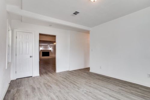 6025 Tallie Rd, Fort Worth TX  76112-7933 exterior