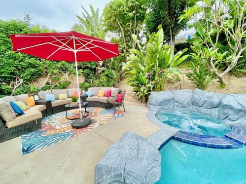 8505 Meadowridge St, Anaheim CA  exterior