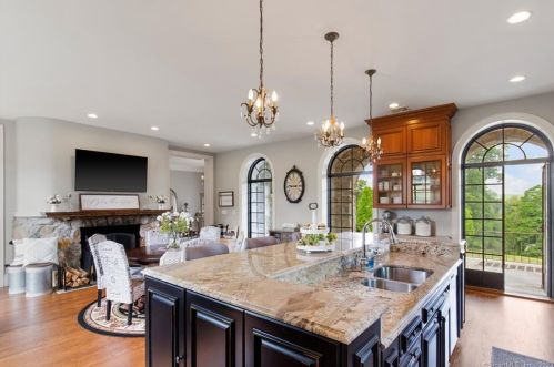 1428 Monroe Tpke, Upper Stepney CT  06468-1443 exterior