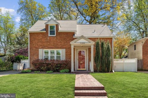 1102 Carson St, Silver Spring, MD 20901-1816