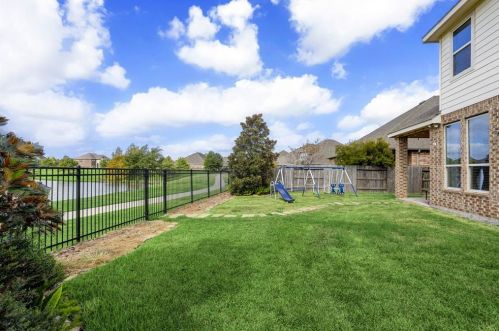 20215 Bristol Blf Ln, Richmond TX 77407-1507 exterior