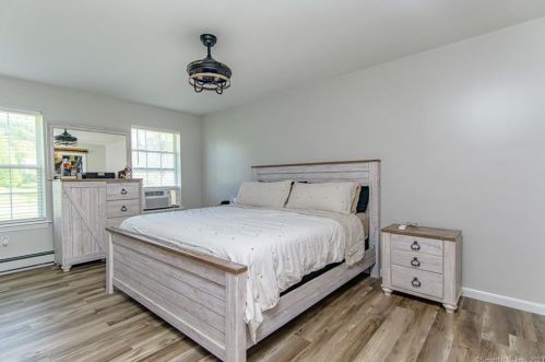 15 Bartlett Meadow Dr, Killingly CT  06241-1847 exterior