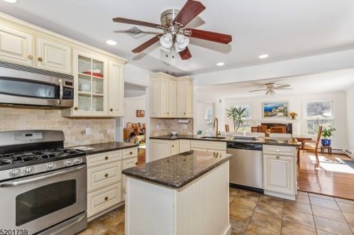 97 Roosevelt Ave, Paterson NJ  07506-0015 exterior