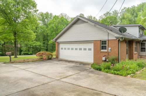 2189 Eastwood Dr, Lithonia GA  30078-2671 exterior