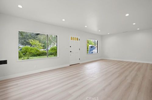 1710 Glenwood Rd, Glendale CA  91201-1812 exterior