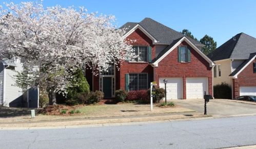 120 Bear Cave Trl, Holly Springs, GA 30189-4866