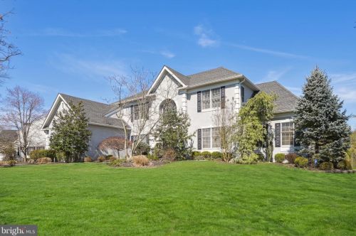 35 Walker Dr, Princeton, NJ 08540-2325