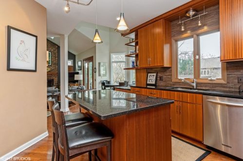 3011 Ashbury Dr, Naperville, IL 60564-5186