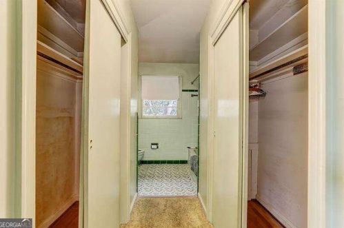 4132 Haverhill Dr, Atlanta GA  30342-3818 exterior