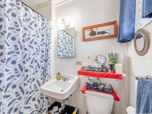 2824 Kihei Pl, Honolulu HI  96816-1310 exterior