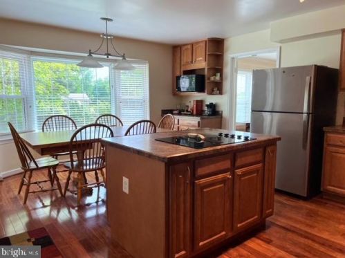 212 Farmgate Ln, Silver Spring MD 20905-5703 exterior