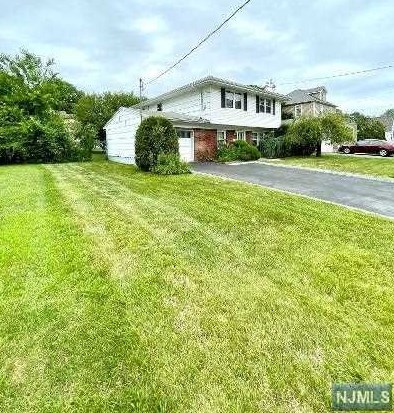 72 Omaha St, Dumont, NJ 07628-3348