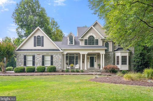 2077 Somerset Dr, Jeffersonton, VA 22724-1778