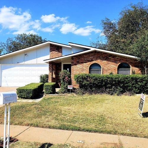 1816 Country Manor Rd, Fort Worth, TX 76134-3500