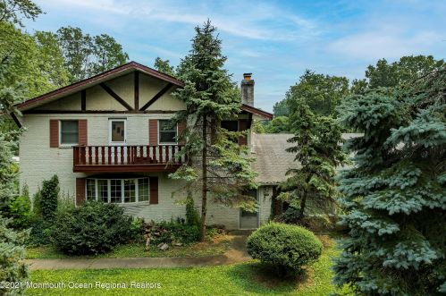 655 Front St, Tinton Falls, NJ 07701-5646