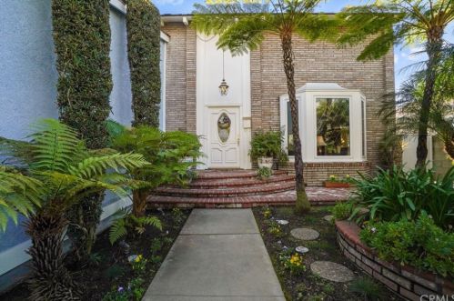 7154 Cole St, Downey, CA 90242-2011