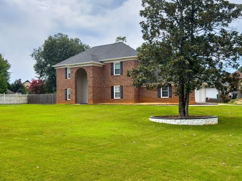 1851 Kerry Creek Dr, Marietta GA  30066-4366 exterior