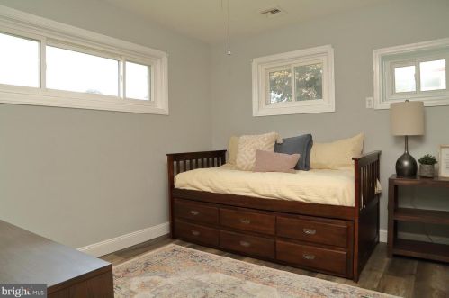 59 Pilgrim Dr, Lancaster PA  17603-6450 exterior