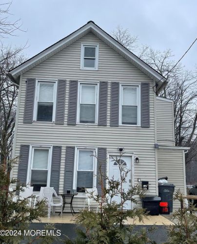 642 Holmdel Rd, Hazlet, NJ 07730-1440