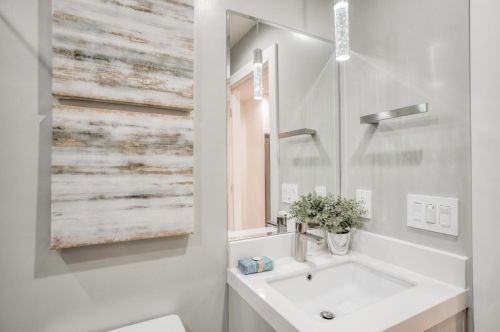 260 Girard St, San Francisco CA 94134-2110 exterior