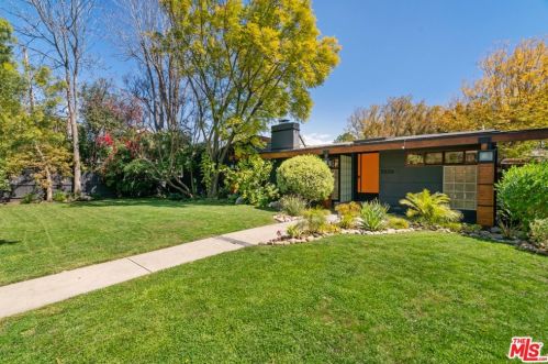 5526 Calhoun Ave, Van Nuys, CA 91401-4915