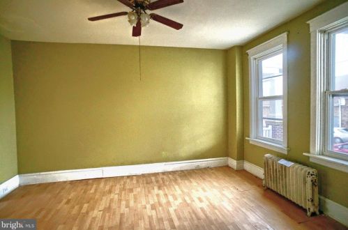 313 Emerald St, Harrisburg, PA 17110-1821