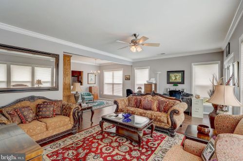 1 Hanover Dr, Fredericksburg, VA 22406-8404