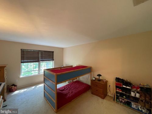 19 Cheverny Ct, Trenton, NJ 08619-4712