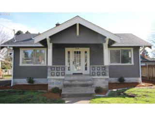 206 James St, Silverton, OR 97381-1028