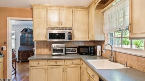 31 Washington Ave, Princeton NJ 08540-8406 exterior