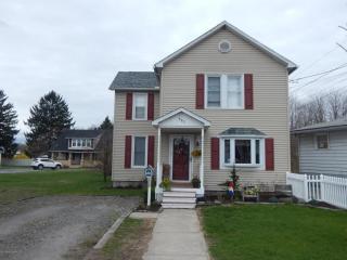 985 Exeter Ave, Pittston, PA 18643-1231