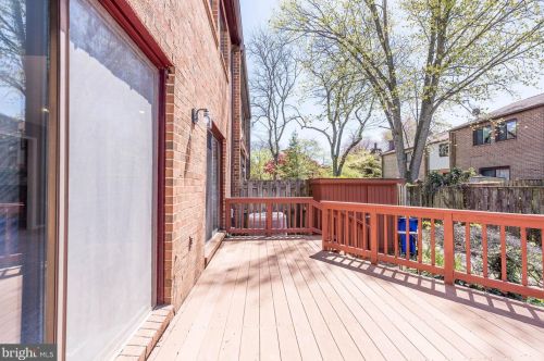 5612 Thicket Ln, Columbia MD  21044-2527 exterior