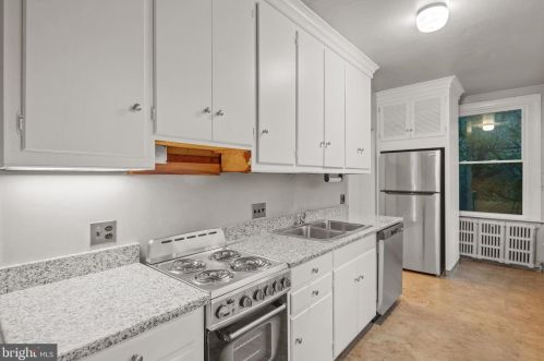 445 Duke St, Lancaster PA  17602-4205 exterior