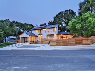 607 Dawson Rd, Austin TX  78704-1629 exterior
