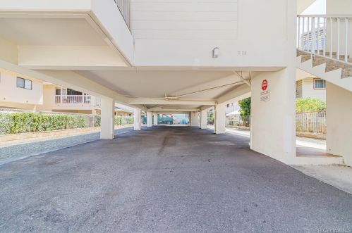 711 Alder St, Honolulu HI  96814-2269 exterior