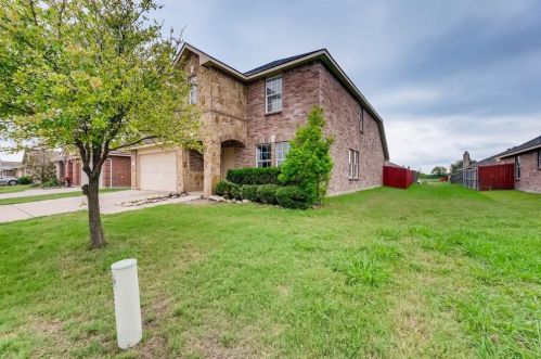 5704 Mountain Bluff Dr, Fort Worth TX  76179-7219 exterior