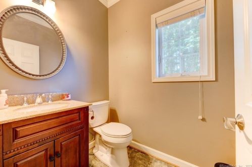 1 Crystal Ridge Dr, Ellington CT  06029-3050 exterior