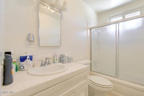 4245 Adam Rd, Simi Valley CA 93063-2341 exterior