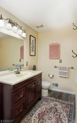 431 Chapman Ct, Hackettstown NJ  07840-1644 exterior