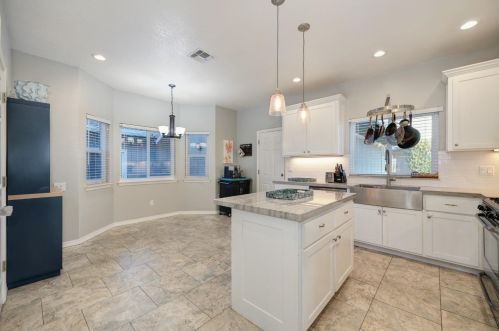 5652 Walnut Ave, Citrus Heights CA  95662-5316 exterior